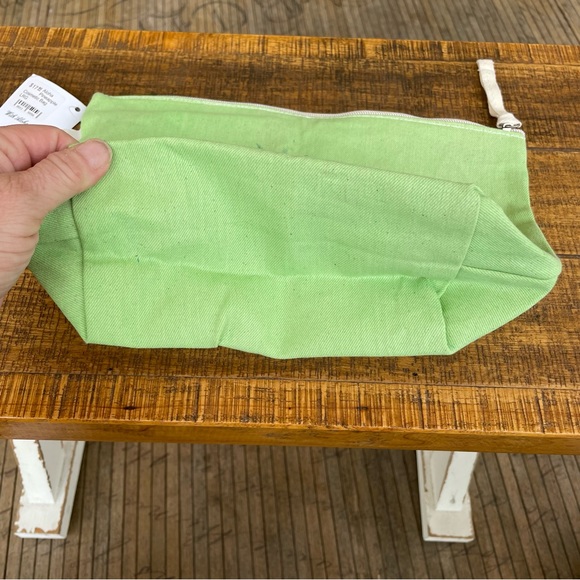 SoHa Living Hawaii green Aloha cosmetic zipper bag NWT - Picture 2 of 8